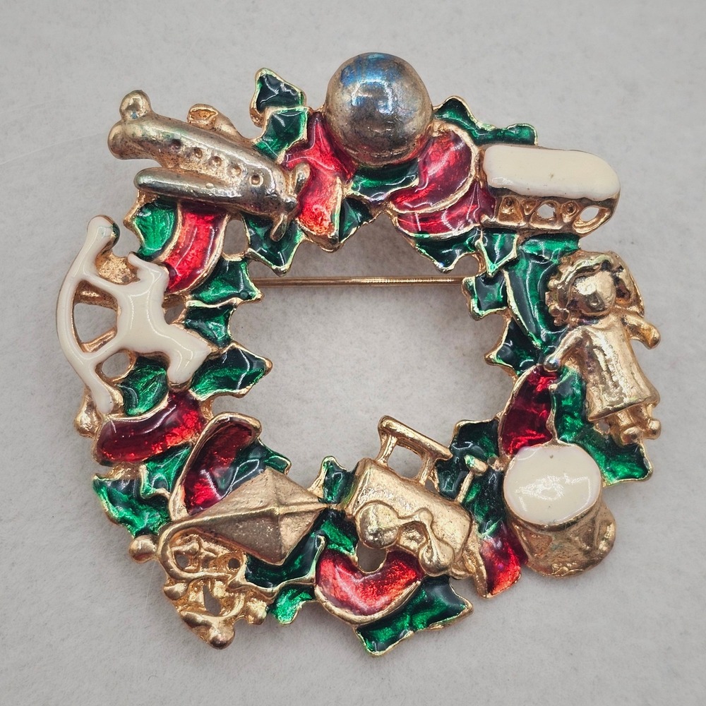 Vintage Christmas Wreath Brooch Enamel Toy Charms Festive 1.75 inch Holiday Pin